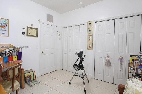 Casa en venta en Miami, Florida, 4 dormitorios, 163.51 m2 № 1953468 - foto 27