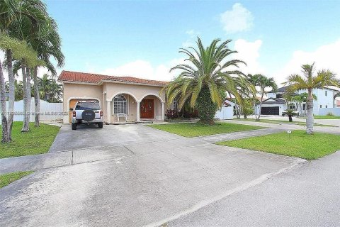 Casa en venta en Miami, Florida, 4 dormitorios, 163.51 m2 № 1953468 - foto 5