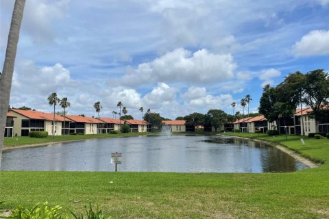 Condominio en venta en Boynton Beach, Florida, 3 dormitorios, 136.47 m2 № 1230177 - foto 1