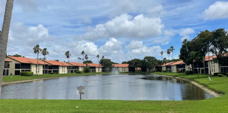 Condominio en Boynton Beach, Florida, 3 dormitorios № 1230177
