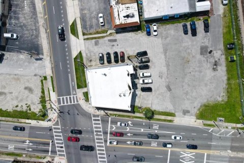 Propiedad comercial en alquiler en Orlando, Florida, 313.82 m2 № 1918859 - foto 2