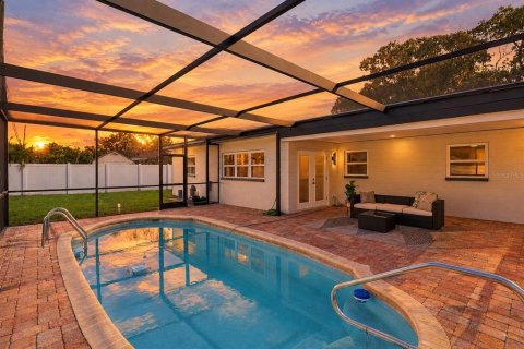 Villa ou maison à vendre à Seminole, Floride: 4 chambres, 155.52 m2 № 2426909 - photo 2
