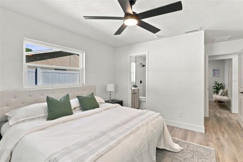 Villa ou maison à vendre à Seminole, Floride: 4 chambres, 155.52 m2 № 2426909 - photo 11