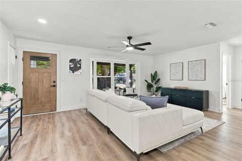 Villa ou maison à vendre à Seminole, Floride: 4 chambres, 155.52 m2 № 2426909 - photo 5