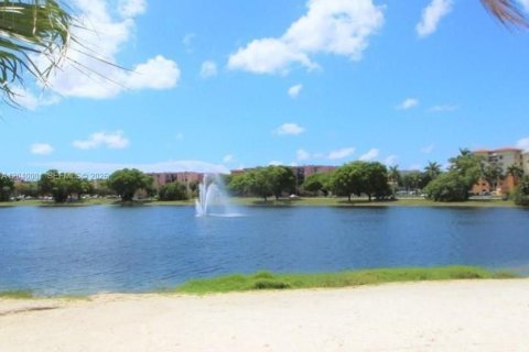 Condominio en alquiler en Miami, Florida, 1 dormitorio, 104.52 m2 № 2086161 - foto 17
