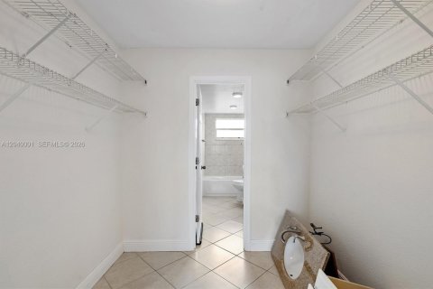 Condominio en alquiler en Miami, Florida, 1 dormitorio, 104.52 m2 № 2086161 - foto 11