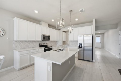 Villa ou maison à vendre à Clermont, Floride: 5 chambres, 325.9 m2 № 2110477 - photo 2