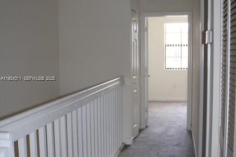 Снять в аренду таунхаус в Хомстед, Флорида 3 спальни, 141.58м2, № 1992670 - фото 13