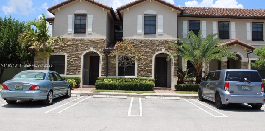 Таунхаус в Хомстед, Флорида 3 спальни, 141.58м2 № 1992670