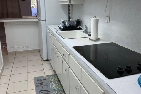 Copropriété à louer à Miami Beach, Floride: 51.1 m2 № 1728829 - photo 5