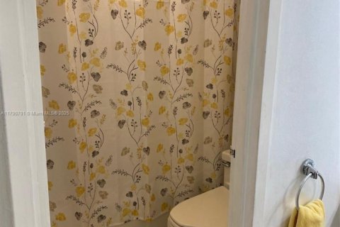 Copropriété à louer à Miami Beach, Floride: 51.1 m2 № 1728829 - photo 10