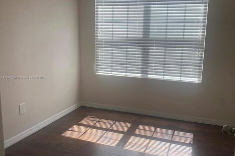Adosado en venta en Orlando, Florida, 3 dormitorios № 1844175 - foto 4