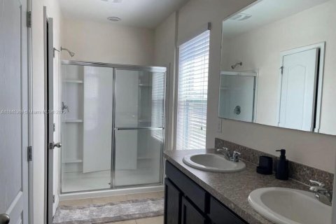 Adosado en venta en Orlando, Florida, 3 dormitorios № 1844175 - foto 5
