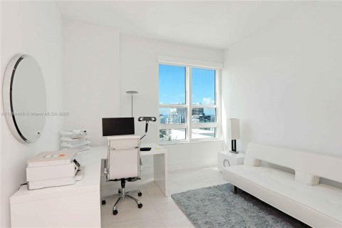 Copropriété à vendre à Miami, Floride: 2 chambres, 102.29 m2 № 1957791 - photo 15