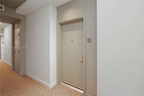 Copropriété à vendre à Miami, Floride: 2 chambres, 102.29 m2 № 1957791 - photo 24