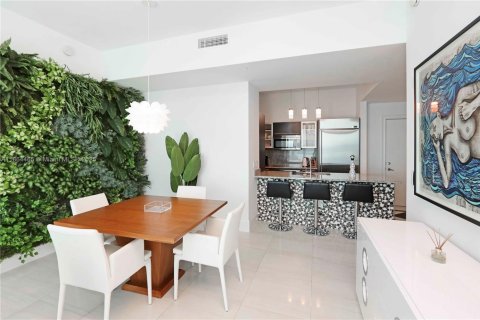 Copropriété à vendre à Miami, Floride: 2 chambres, 102.29 m2 № 1957791 - photo 6
