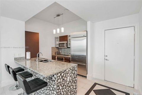 Copropriété à vendre à Miami, Floride: 2 chambres, 102.29 m2 № 1957791 - photo 11