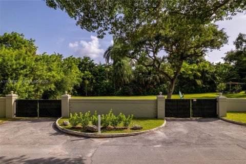 Купить земельный участок в Майами, Флорида № 2076714 - фото 3