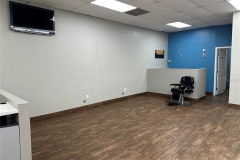 Commercial property in Valrico, Florida 124.77 sq.m. № 1521014 - photo 4
