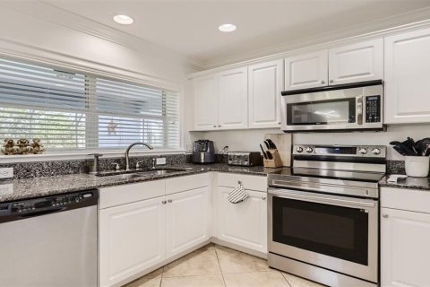 Villa ou maison à vendre à Davenport, Floride: 4 chambres, 257.62 m2 № 1540368 - photo 12
