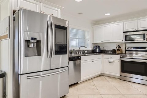 Villa ou maison à vendre à Davenport, Floride: 4 chambres, 257.62 m2 № 1540368 - photo 14