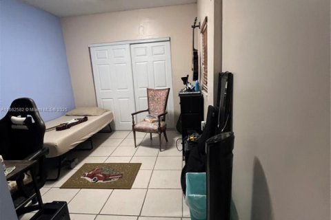Casa en venta en Miami, Florida, 3 dormitorios, 118.26 m2 № 1375800 - foto 4