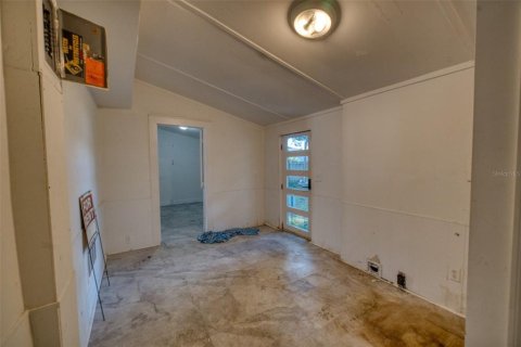 Casa en venta en Winter Haven, Florida, 5 dormitorios, 204.38 m2 № 2095352 - foto 7