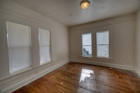 Casa en venta en Winter Haven, Florida, 5 dormitorios, 204.38 m2 № 2095352 - foto 3