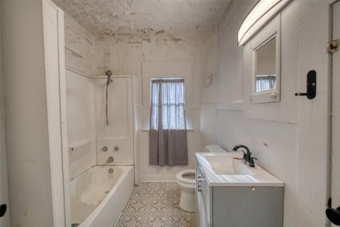Casa en venta en Winter Haven, Florida, 5 dormitorios, 204.38 m2 № 2095352 - foto 5