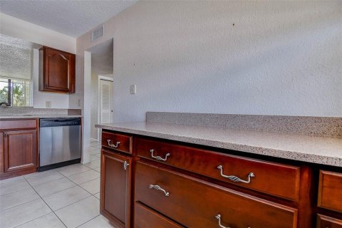Condo in Clearwater, Florida, 2 bedrooms  № 1871116 - photo 15