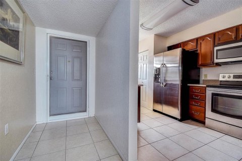 Condo in Clearwater, Florida, 2 bedrooms  № 1871116 - photo 9