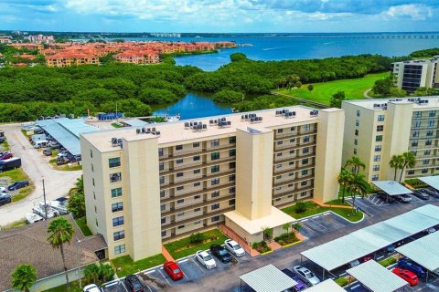 Condo in Clearwater, Florida, 2 bedrooms  № 1871116 - photo 1