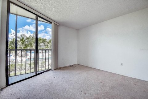 Condo in Clearwater, Florida, 2 bedrooms  № 1871116 - photo 17