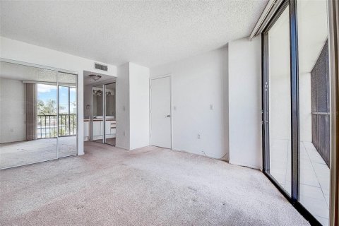 Condo in Clearwater, Florida, 2 bedrooms  № 1871116 - photo 18