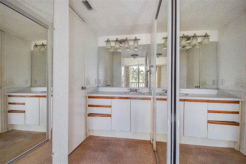 Condo in Clearwater, Florida, 2 bedrooms  № 1871116 - photo 20