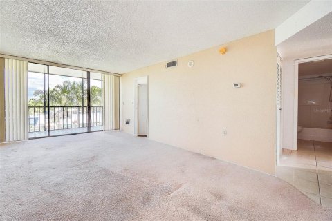 Condo in Clearwater, Florida, 2 bedrooms  № 1871116 - photo 6