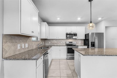 Villa ou maison à louer à North Fort Myers, Floride: 4 chambres, 171.87 m2 № 2101527 - photo 3