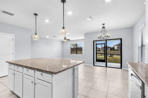 Villa ou maison à louer à North Fort Myers, Floride: 4 chambres, 171.87 m2 № 2101527 - photo 5