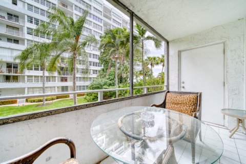 Condo in Fort Lauderdale, Florida, 2 bedrooms  № 2244226 - photo 9