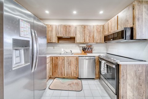 Condo in Fort Lauderdale, Florida, 2 bedrooms  № 2244226 - photo 22