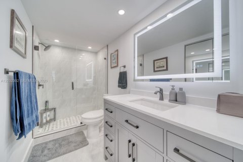 Condo in Fort Lauderdale, Florida, 2 bedrooms  № 2244226 - photo 17