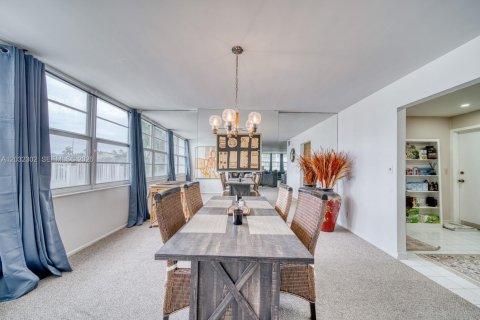 Condo in Fort Lauderdale, Florida, 2 bedrooms  № 2244226 - photo 20