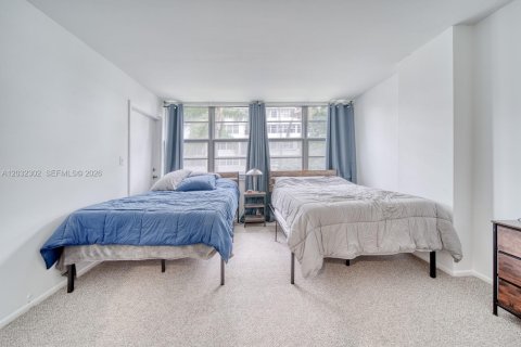 Condo in Fort Lauderdale, Florida, 2 bedrooms  № 2244226 - photo 13
