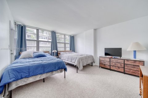 Condo in Fort Lauderdale, Florida, 2 bedrooms  № 2244226 - photo 14