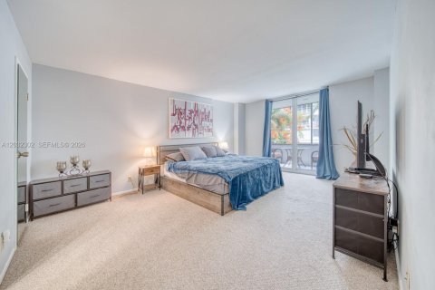 Condo in Fort Lauderdale, Florida, 2 bedrooms  № 2244226 - photo 3