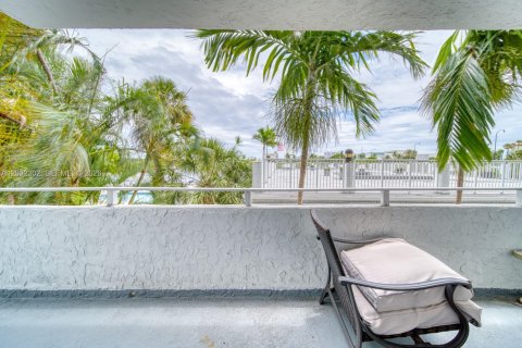 Condo in Fort Lauderdale, Florida, 2 bedrooms  № 2244226 - photo 30
