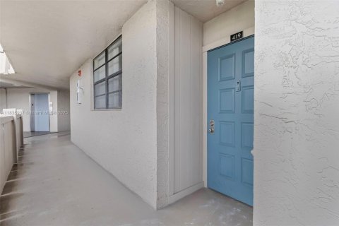 Condo in Pembroke Pines, Florida, 2 bedrooms  № 1818622 - photo 3