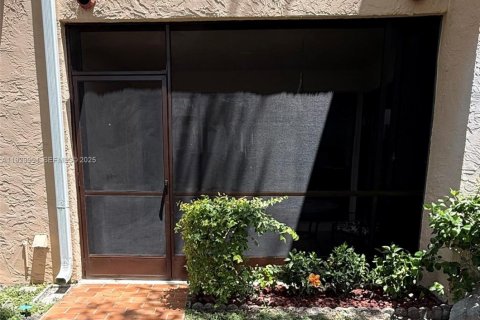 Снять в аренду кондоминиум в Пемброк-Пайнс, Флорида 2 спальни, 83.61м2, № 1989126 - фото 12