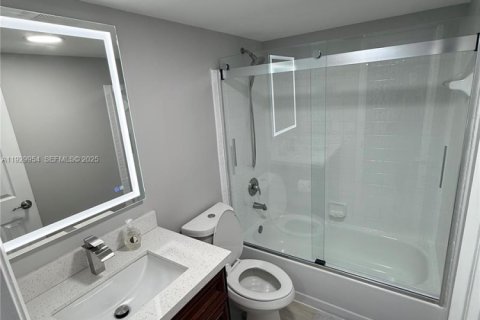 Снять в аренду кондоминиум в Пемброк-Пайнс, Флорида 2 спальни, 83.61м2, № 1989126 - фото 7