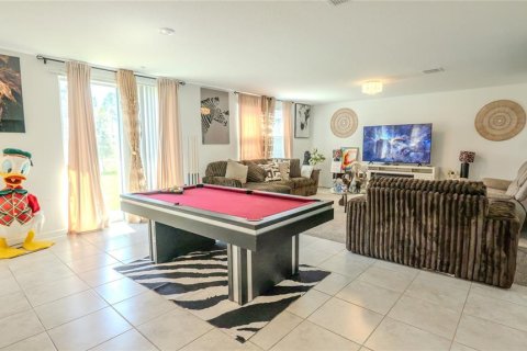 Villa ou maison à vendre à Poinciana, Floride: 4 chambres, 252.14 m2 № 2389128 - photo 3